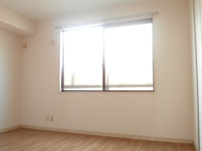 Living and room. Entrance side Western style room