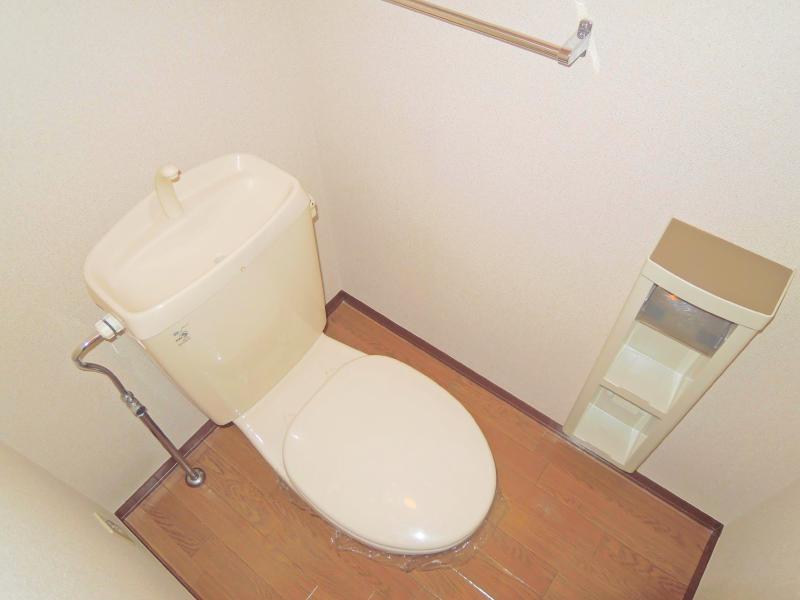 Toilet. Even toilet, Of course, it is beautiful.