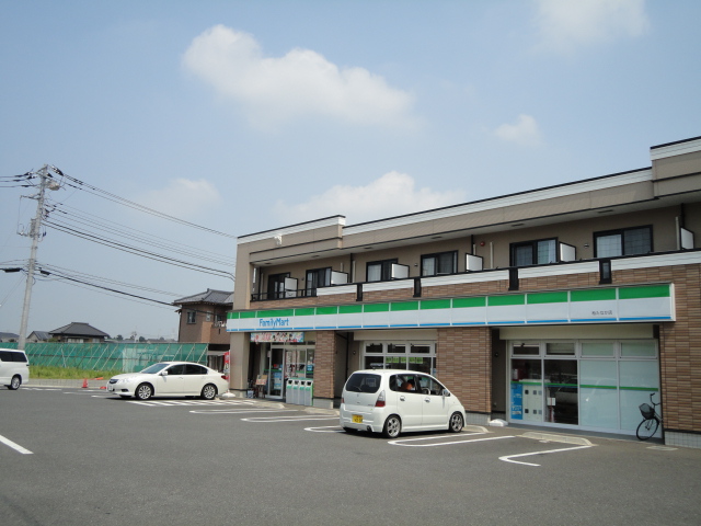 Convenience store. 772m to FamilyMart Kashiwa Tanaka store (convenience store)