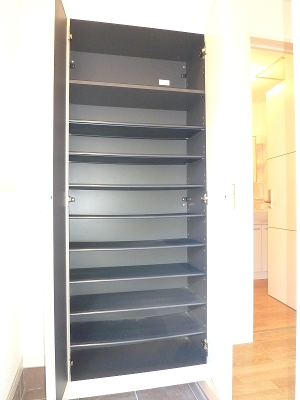 Other. Large shoe box (with a full-length mirror mirror)