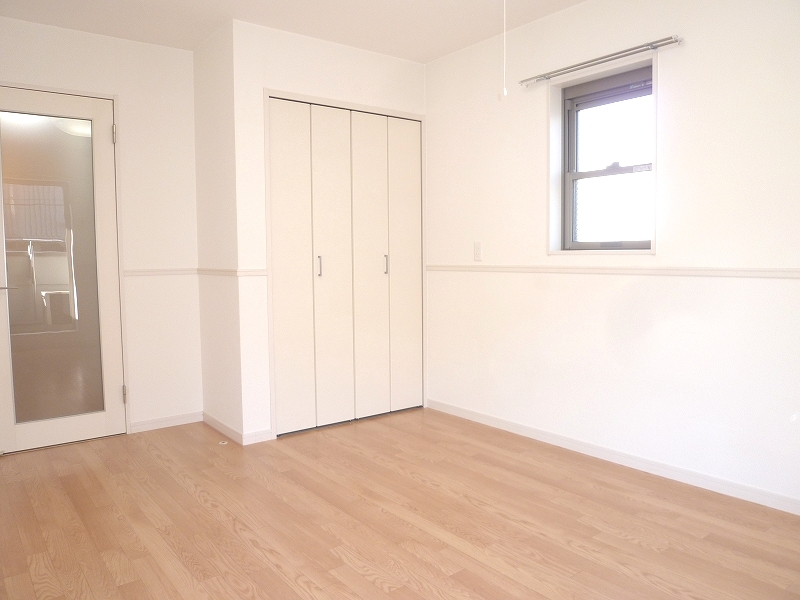 Living and room. Storage firm