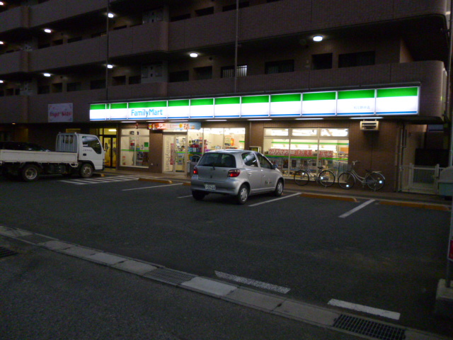 Convenience store. Family Mart Kashiwa Wakashiba store up (convenience store) 115m