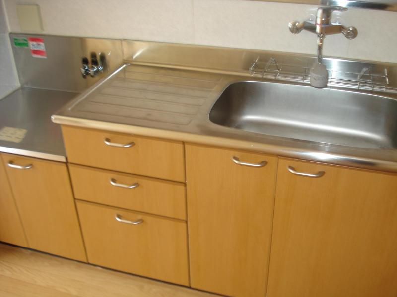 Kitchen. Gas stove can be installed