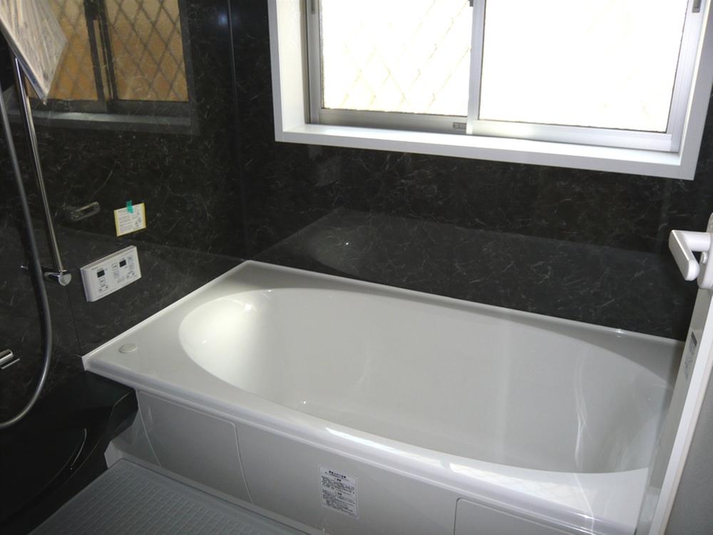 Same specifications photo (bathroom)
