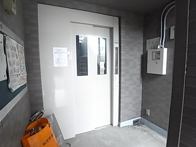 Other common areas. Yes Elevator