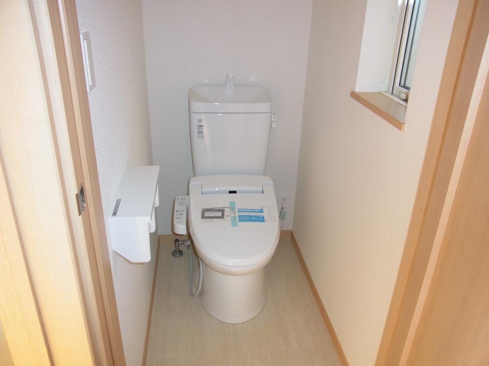 Toilet. Indoor (11 May 2013) Shooting