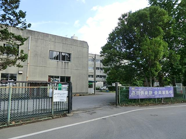 Primary school. 400m to Kashiwa City Takada elementary school