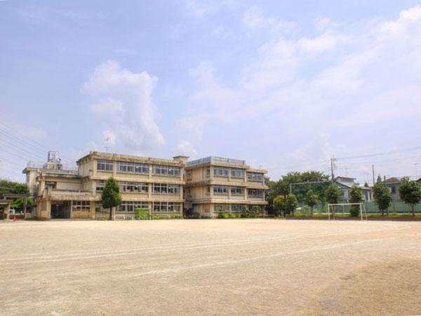 Primary school. Takayanagi 700m up to elementary school