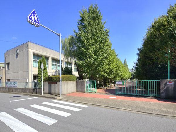 Junior high school. Takayanagi 700m until junior high school