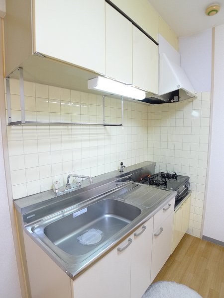 Kitchen. Gas stove can be installed