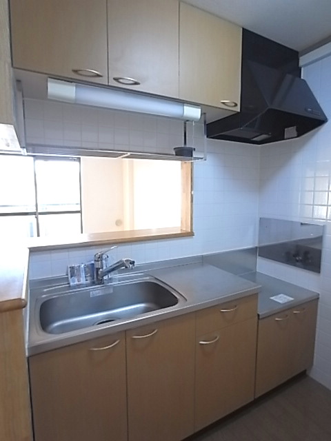 Kitchen. Gas stove 2 burners installed Allowed ・ With water purifier.