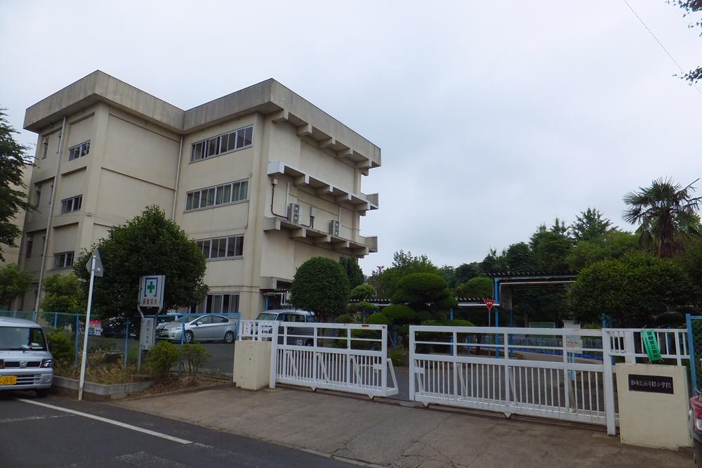 Primary school. Kashiwashiritsu Sakaine until elementary school 423m
