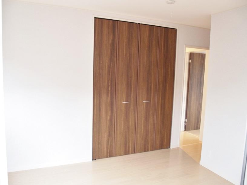 Non-living room. Indoor (12 May 2013) Shooting