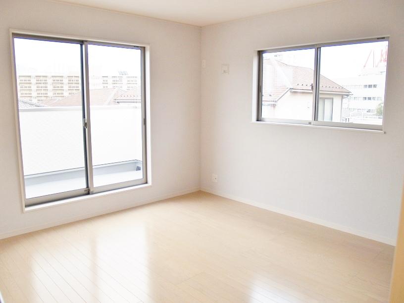 Non-living room. Indoor (12 May 2013) Shooting