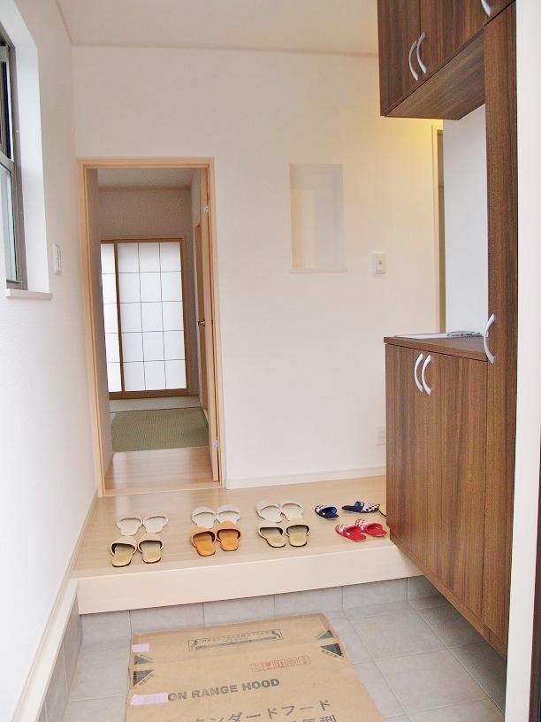 Entrance. Indoor (12 May 2013) Shooting