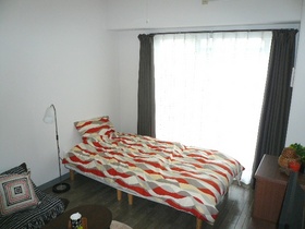 Living and room. The photograph is a model room of the room.