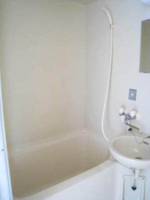 Bath. Compact unit bus