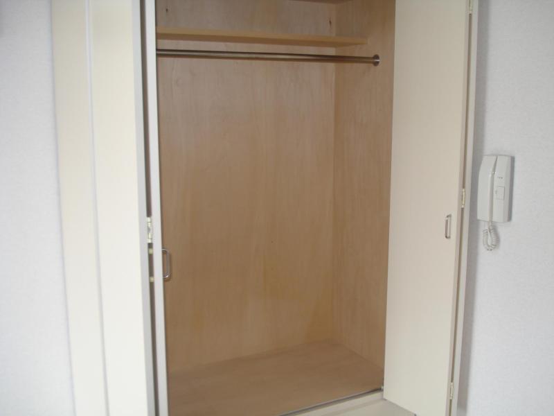 Receipt. Is a closet type of storage