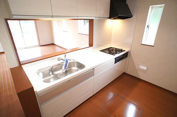 Kitchen. Produce a warm time face-to-face kitchen of your family Indoor (11 May 2013) Shooting 1 Building