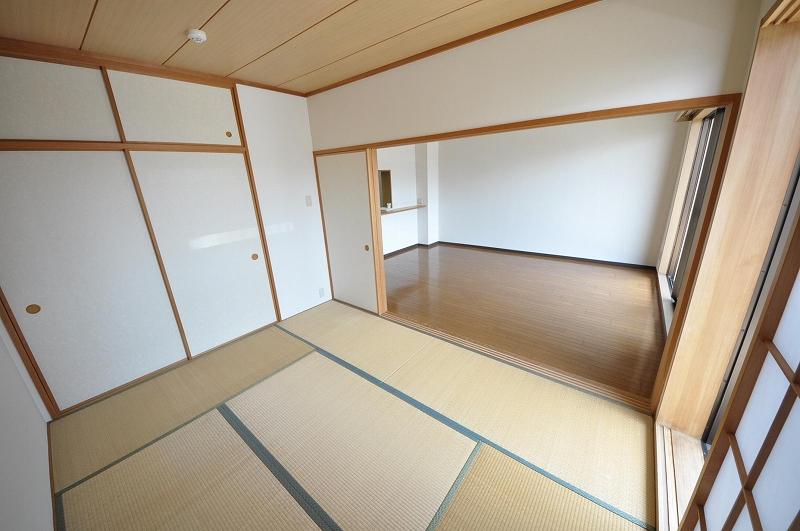 Other. Tatami is re-covering after the tenants decision.