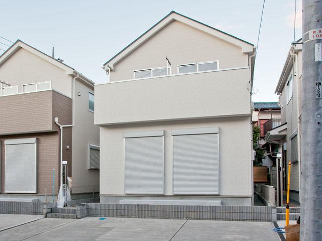 Local appearance photo. Building 2