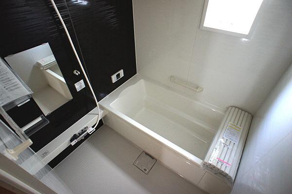 Bathroom. Building 2