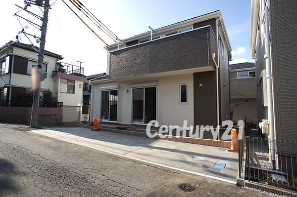 Local appearance photo. Building 2