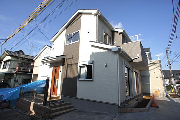 Local appearance photo. Building 2