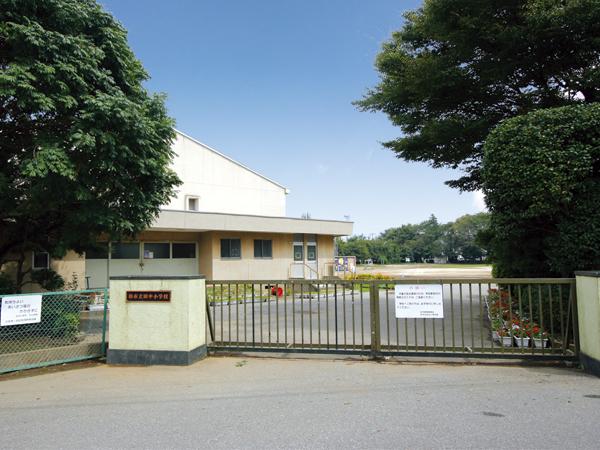 Primary school. 1900m to Kashiwa City Tanaka Elementary School
