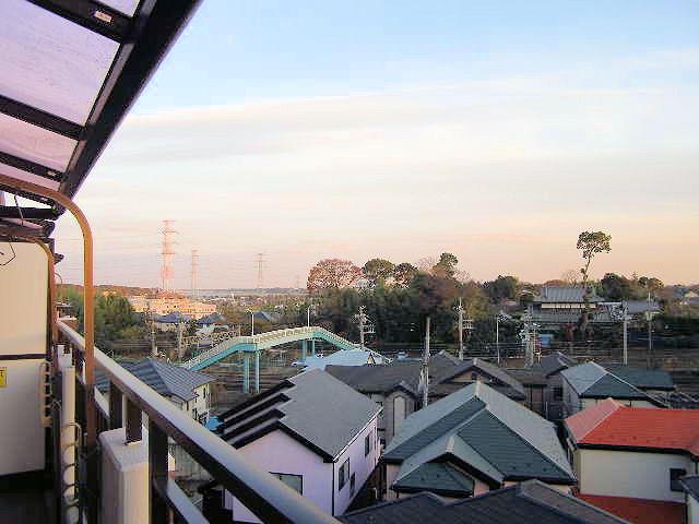 View photos from the dwelling unit. View from local Because it is not stood tall building in front of the eye, Day, View is good (November 2013) Shooting