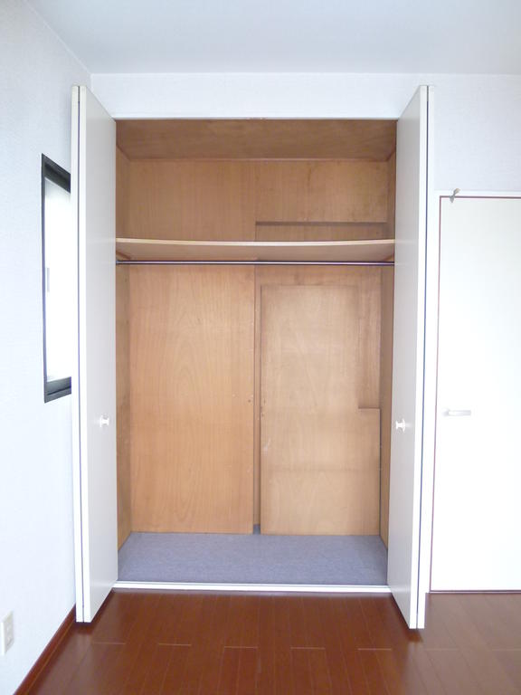 Receipt. Western-style closet