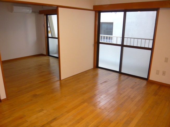 Living and room. Pet breeding possible consultation (deposit 1 month amortization, Rent 3 thousand yen UP)