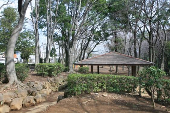 park. Eirakudai 713m to neighborhood park