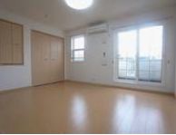 Other room space. Spacious bedroom 8.3 Pledge.