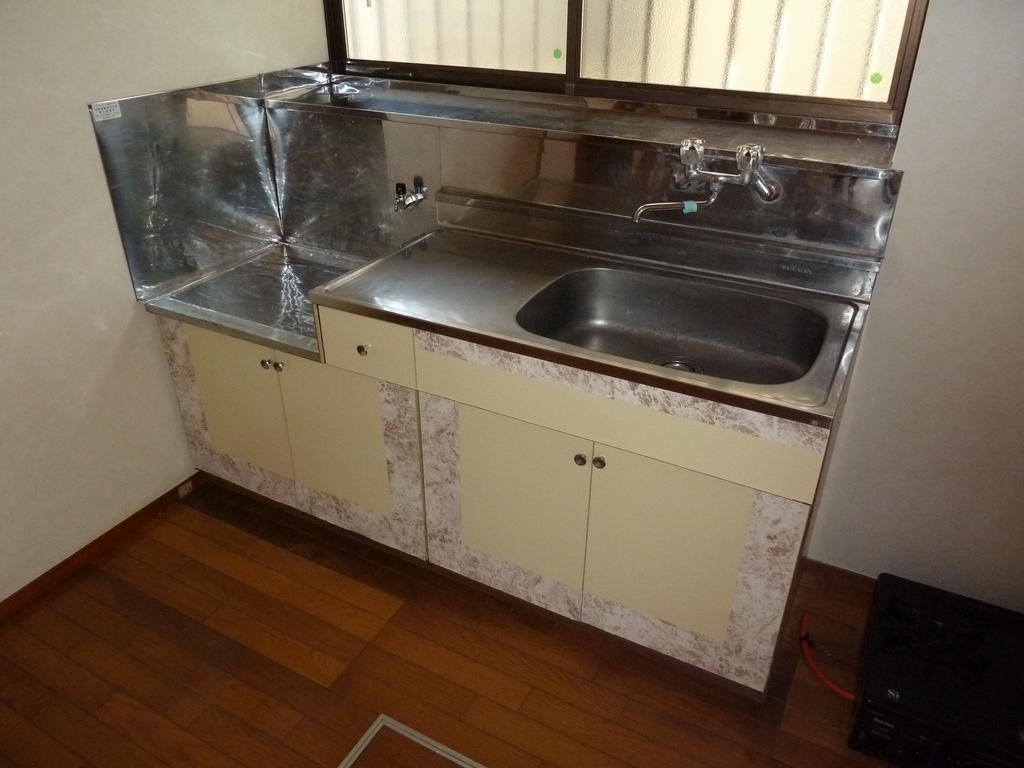 Kitchen. Gas stove installation Allowed