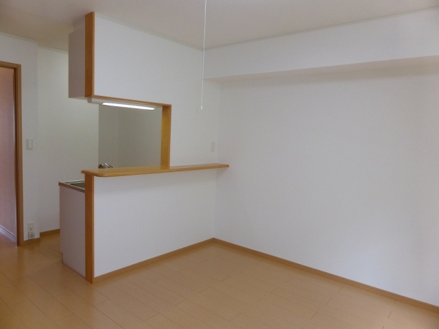 Living and room. 10 Pledge
