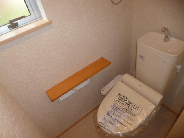 Other Equipment. Toilet with shower