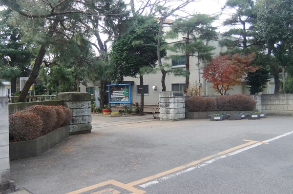 Kashiwa third elementary school (about 580m ・ An 8-minute walk) ※ Than II building entrance entrance