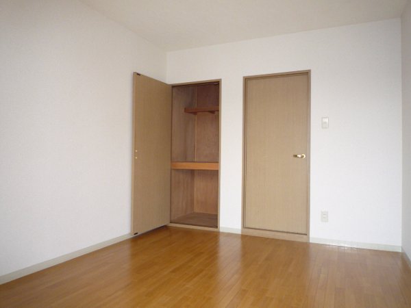 Living and room. Western-style 6 Pledge