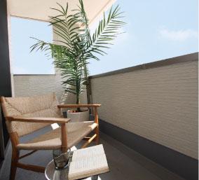 "Inner balcony" of little special space. Become a space of relaxation if you put a table and chairs, You can also enjoy feel free to tea time (our example of construction).