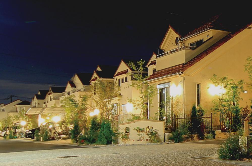 Other. By brightening the entire city block at night, Implementing the "houses agreement of light" to enhance the safety and crime prevention. (Our construction cases: Orange Minami Yoshikawa)