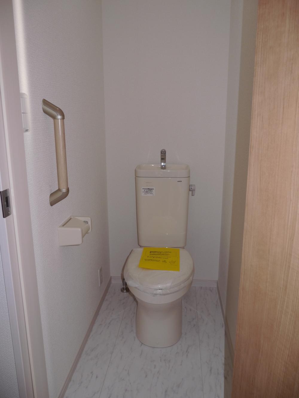 Same specifications photos (Other introspection). Indoor (December 7, 2013) Shooting Second floor toilet