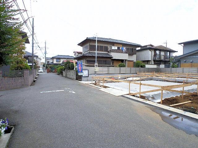 Local photos, including front road. Local (August 2013) Shooting A quiet residential area, It is a cityscape that front the road was also a widely refreshing