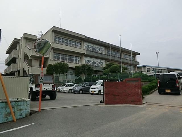 Primary school. Kashiwa City soil Elementary School