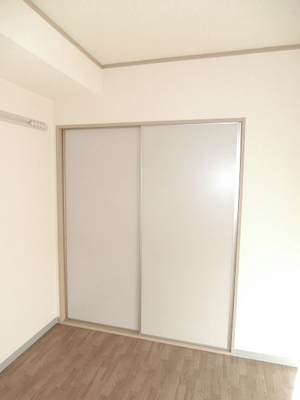 Living and room. Change the Japanese-style Western-style ・ Armoire