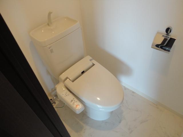 Toilet.  ◆ It is a beautiful toilet with bidet.