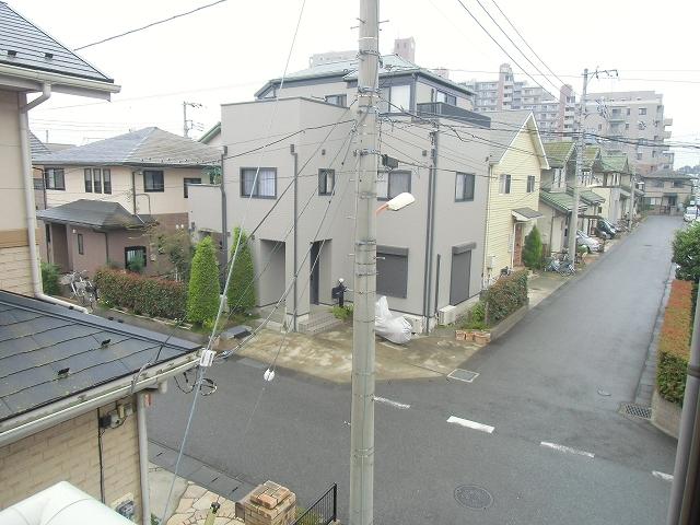 View photos from the dwelling unit. View from the site (October 2013) Shooting