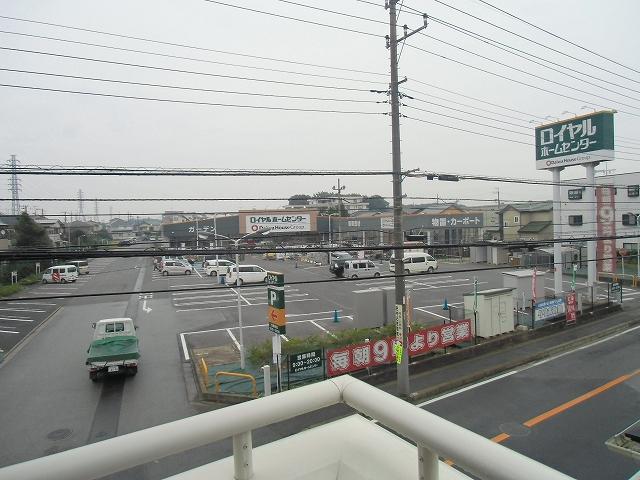 View photos from the dwelling unit. View from the site (October 2013) Shooting