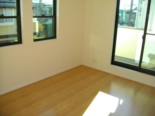 Non-living room. 2 Kaikyoshitsu 6 quires more, Clean attractive storage space in the room