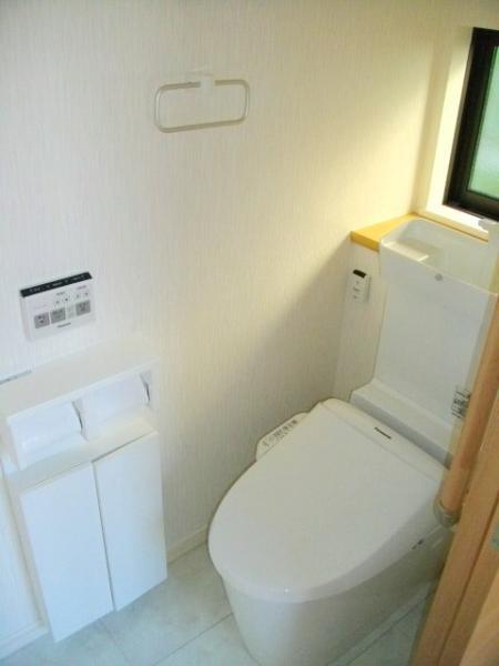 Toilet. Energy saving, 3D Twister water washing ・ New material specifications that repels dirt